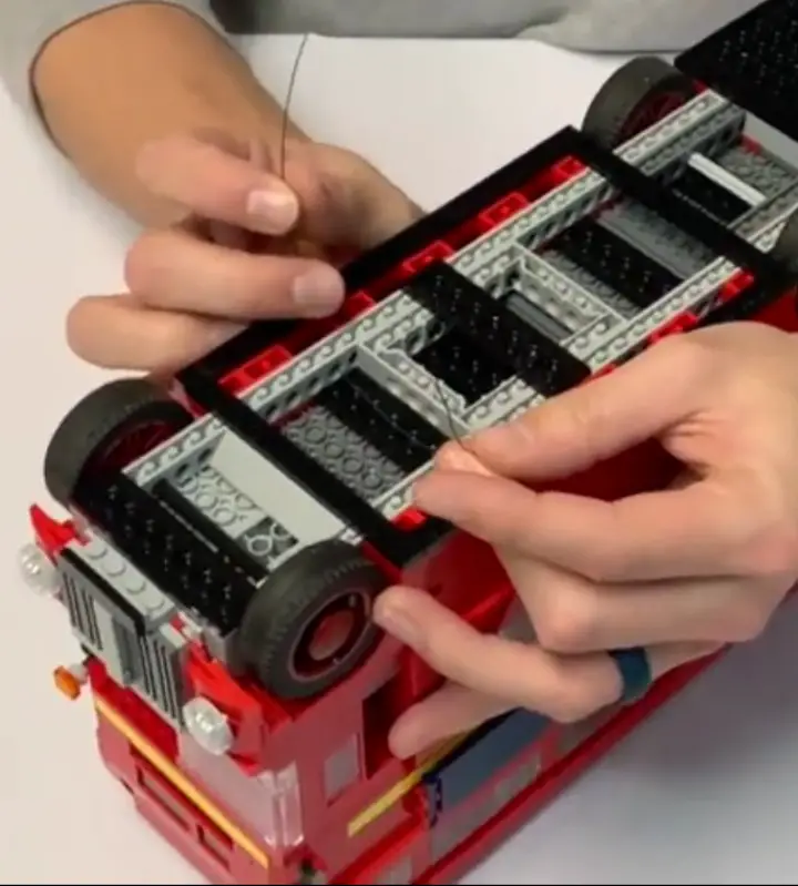 How to mount lego sets to the wall